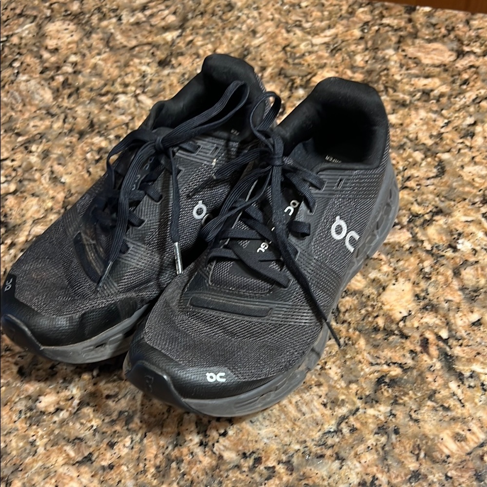 On Running Black Women's Sneakers, Cloudgo size 7.5
